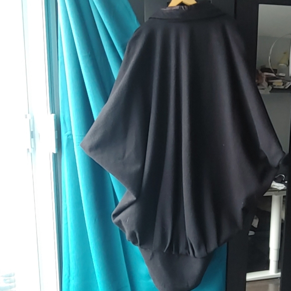 Faust Oversized Wool Coat - Picture 3 of 4